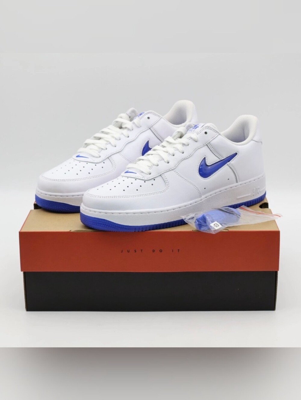 New Men's Size 7 Nike Air Force One Low '07 Color Of The Month Jewel Swoosh Blue